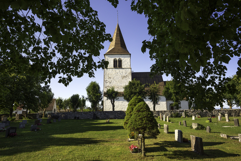 Fleringe kyrka söderifrån