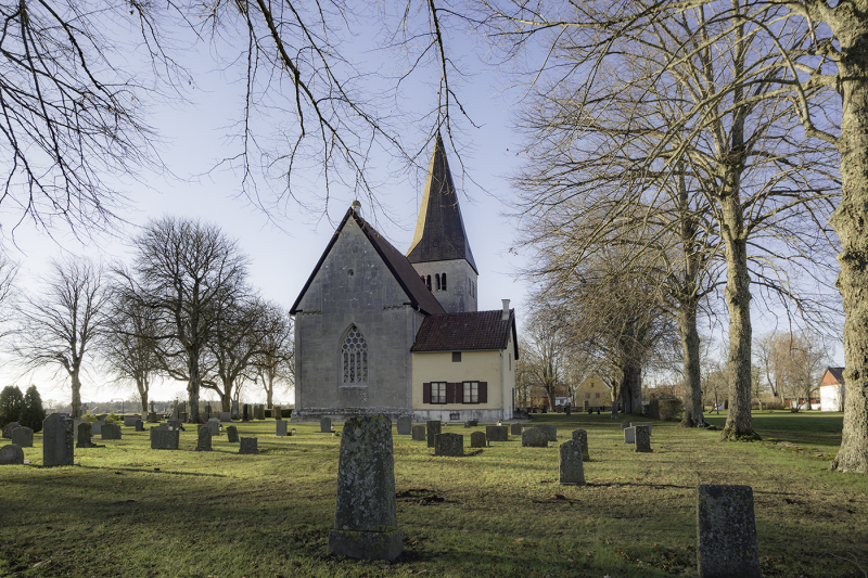 Follingbo kyrka från öster