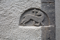 Relief från tidigare kyrka