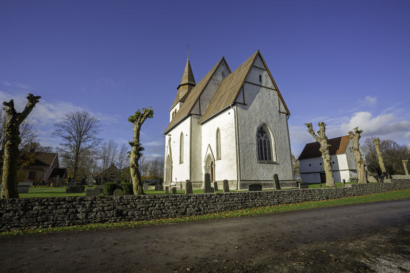 Hörsne kyrka från sydost