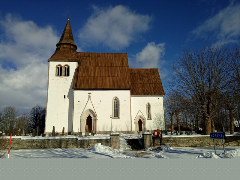 Hörsne kyrka från söder
