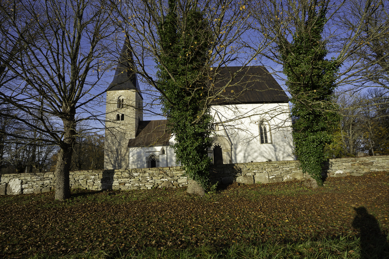Källunge kyrka från söder