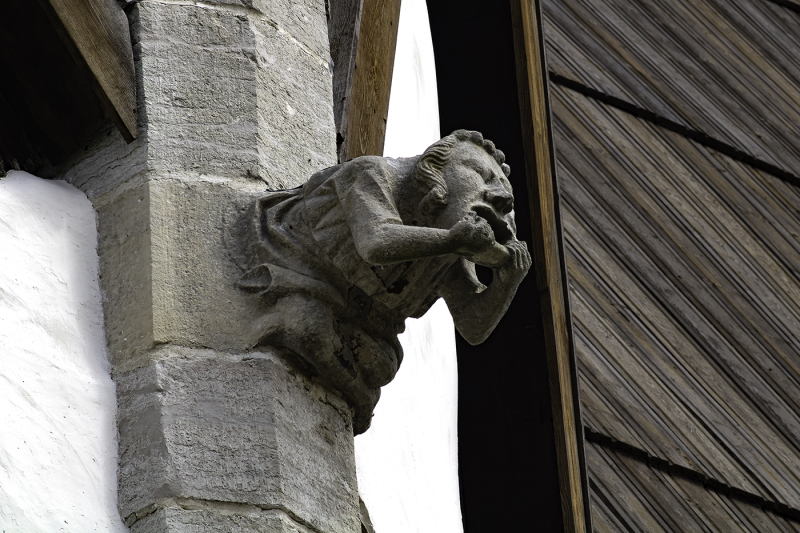 Vattenkastare på tornet, 1340-tal