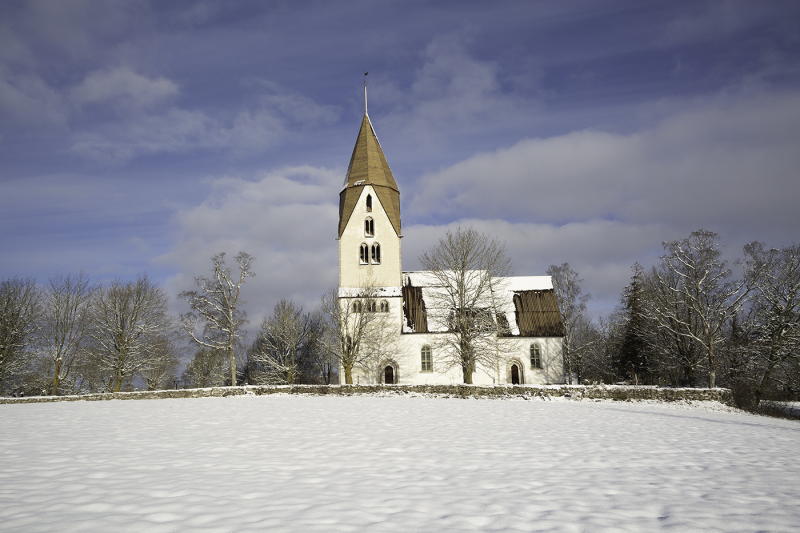 Lojsta kyrka från söder