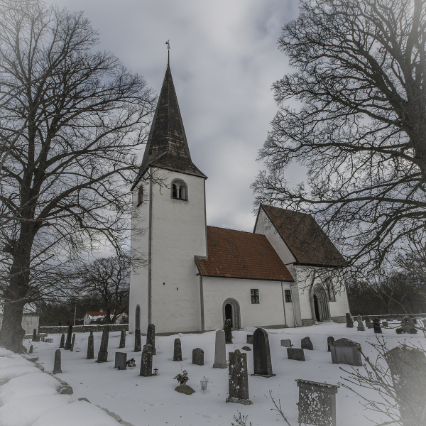 Lummelunda kyrka från söder