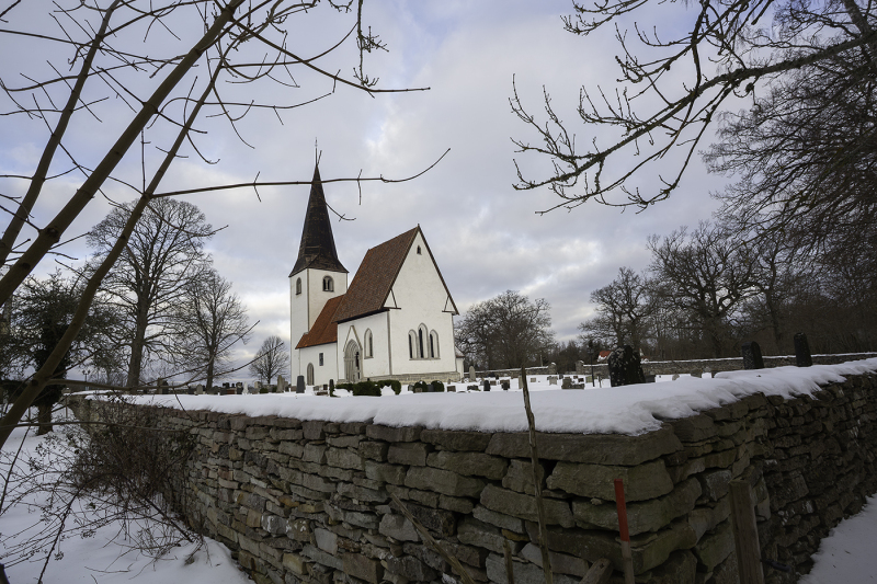 Lummelunda kyrka från sydost