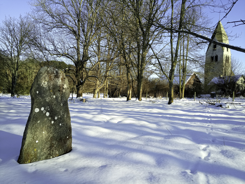 Mästerby kyrka västerifrån