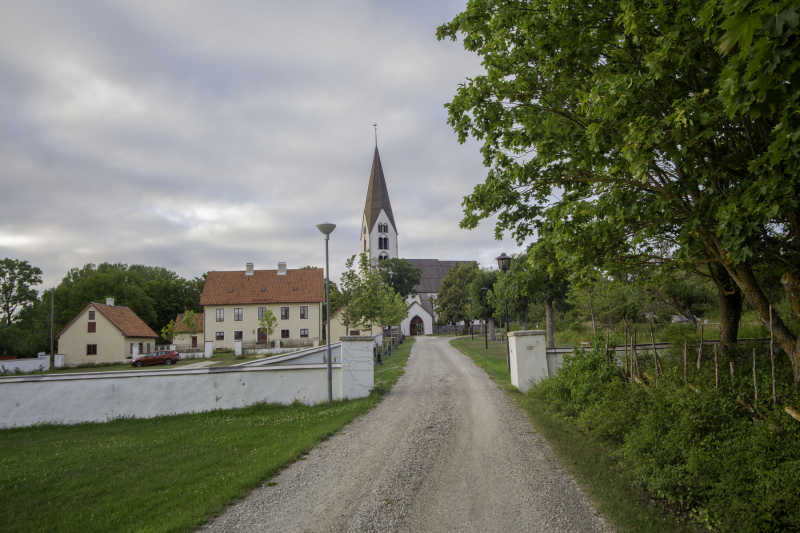 Othem kyrka söderifrån
