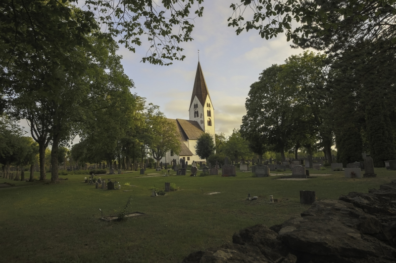 Othem kyrka från sydost