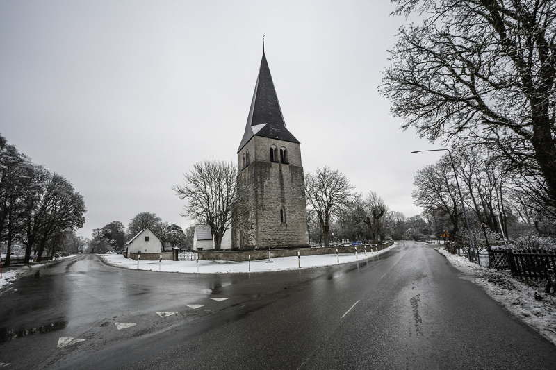 Sanda kyrka från väster