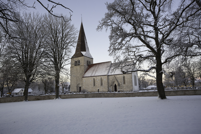 Sanda kyrka från söder