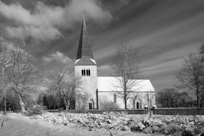 Sanda kyrka från söder