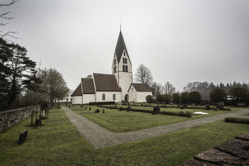 Sproge kyrka från norr