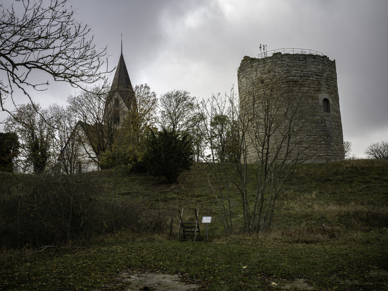 Sundre kyrka och kastal