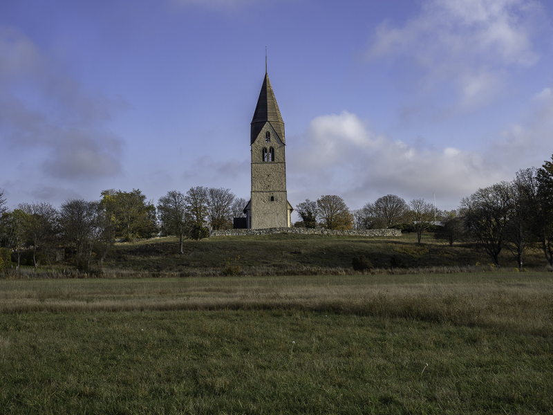 Sundre kyrka från väster