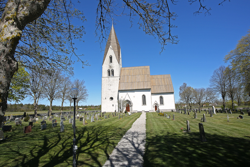 Tofta kyrka från söder