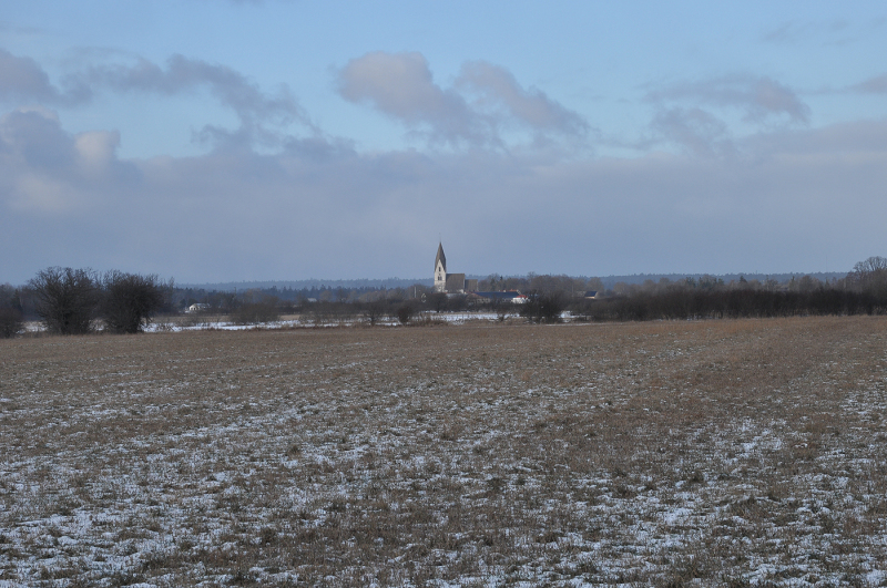 Tofta kyrka från söder