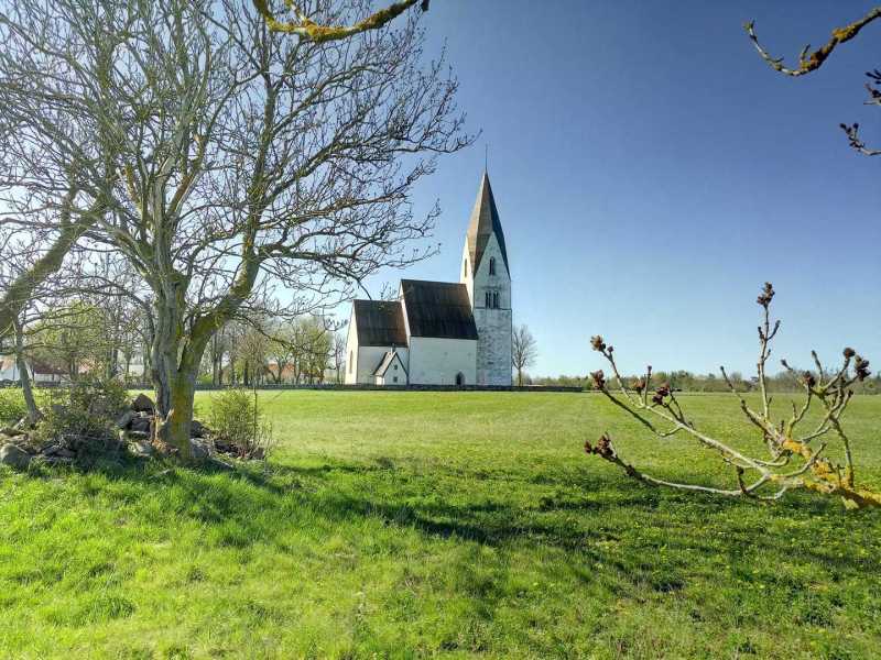 Tofta kyrka från norr