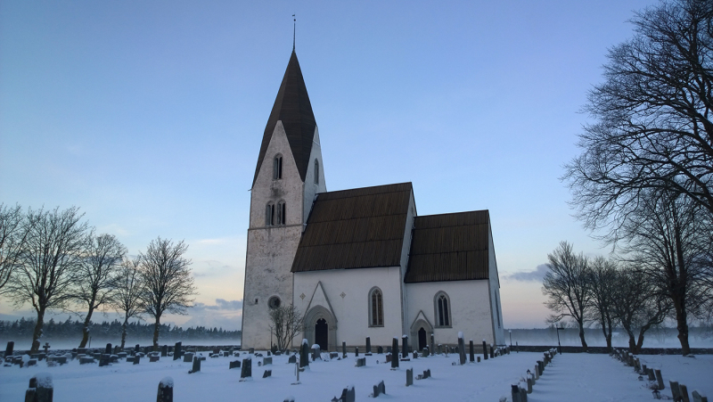 Tofta kyrka från söder