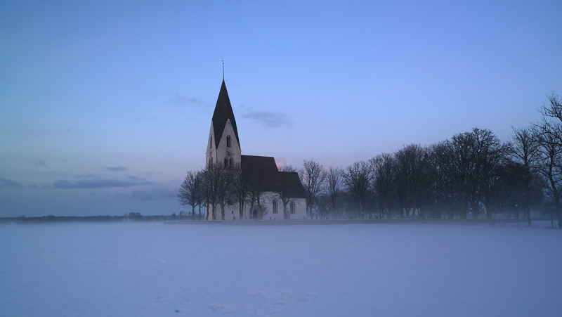 Tofta kyrka från söder