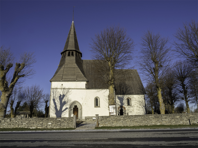 Träkumla kyrka från söder