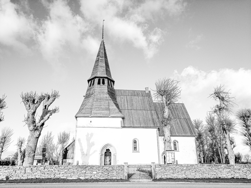 Träkumla kyrka från söder