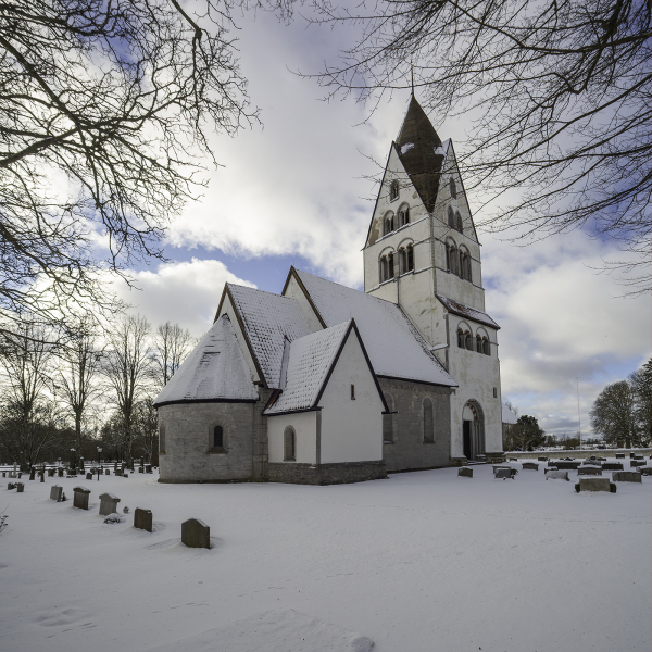 Vall kyrka från nordost