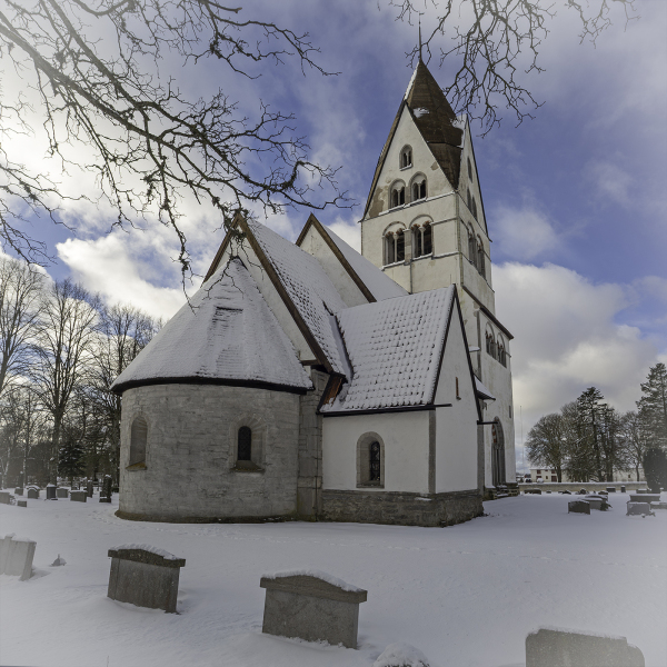 Vall kyrka från öster
