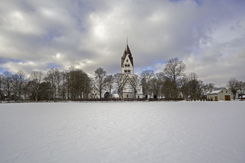 Vall kyrka från öster
