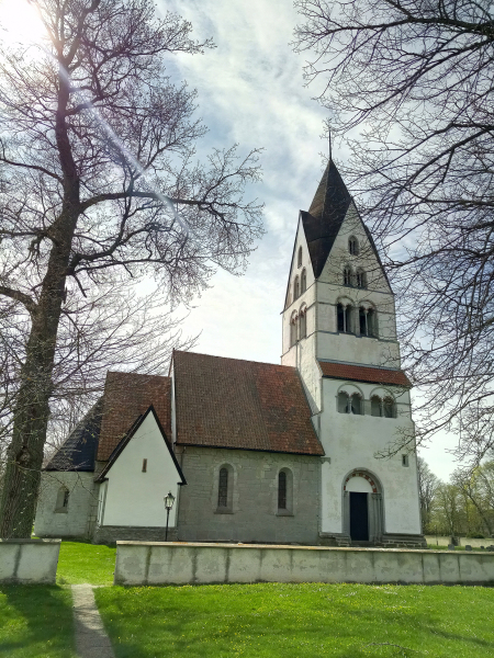 Vall kyrka från söder
