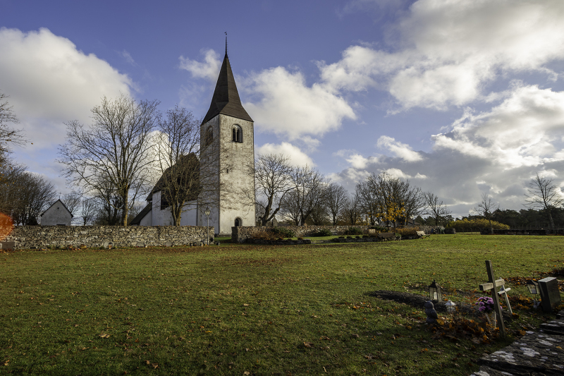 Vallstena kyrka från sydväst
