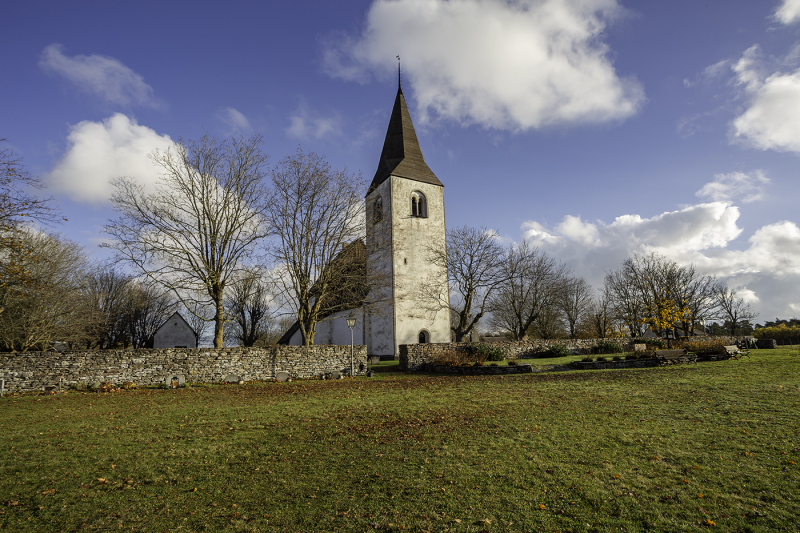 Vallstena kyrka från sydväst