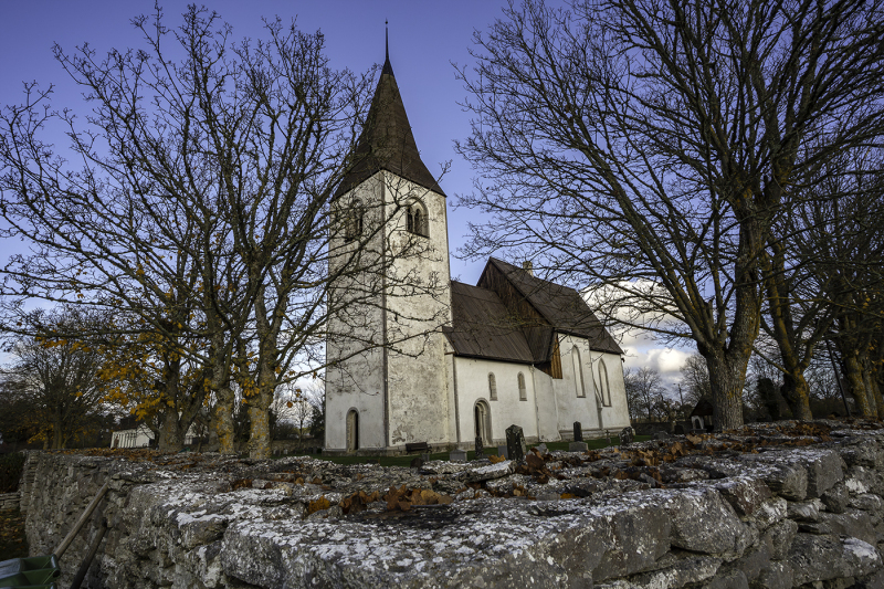 Vallstena kyrka från sydväst
