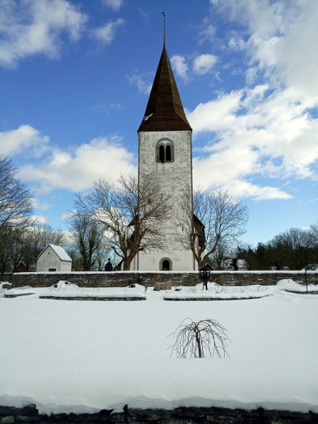 Vallstena kyrka från väster