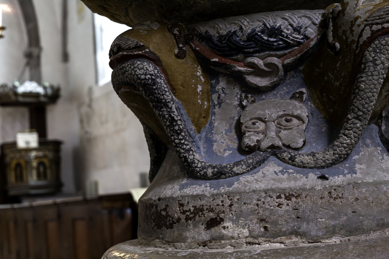 Dopfunt från 1100-talet, målad på 1700-talet