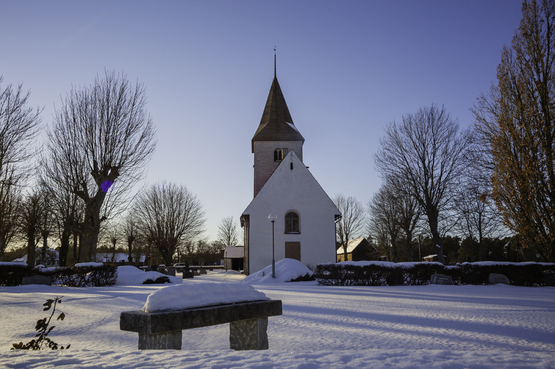 Viklau kyrka från öster